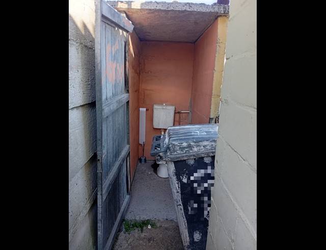 BEDROOM FREEHOLD FOR SALE IN NONQUBELA